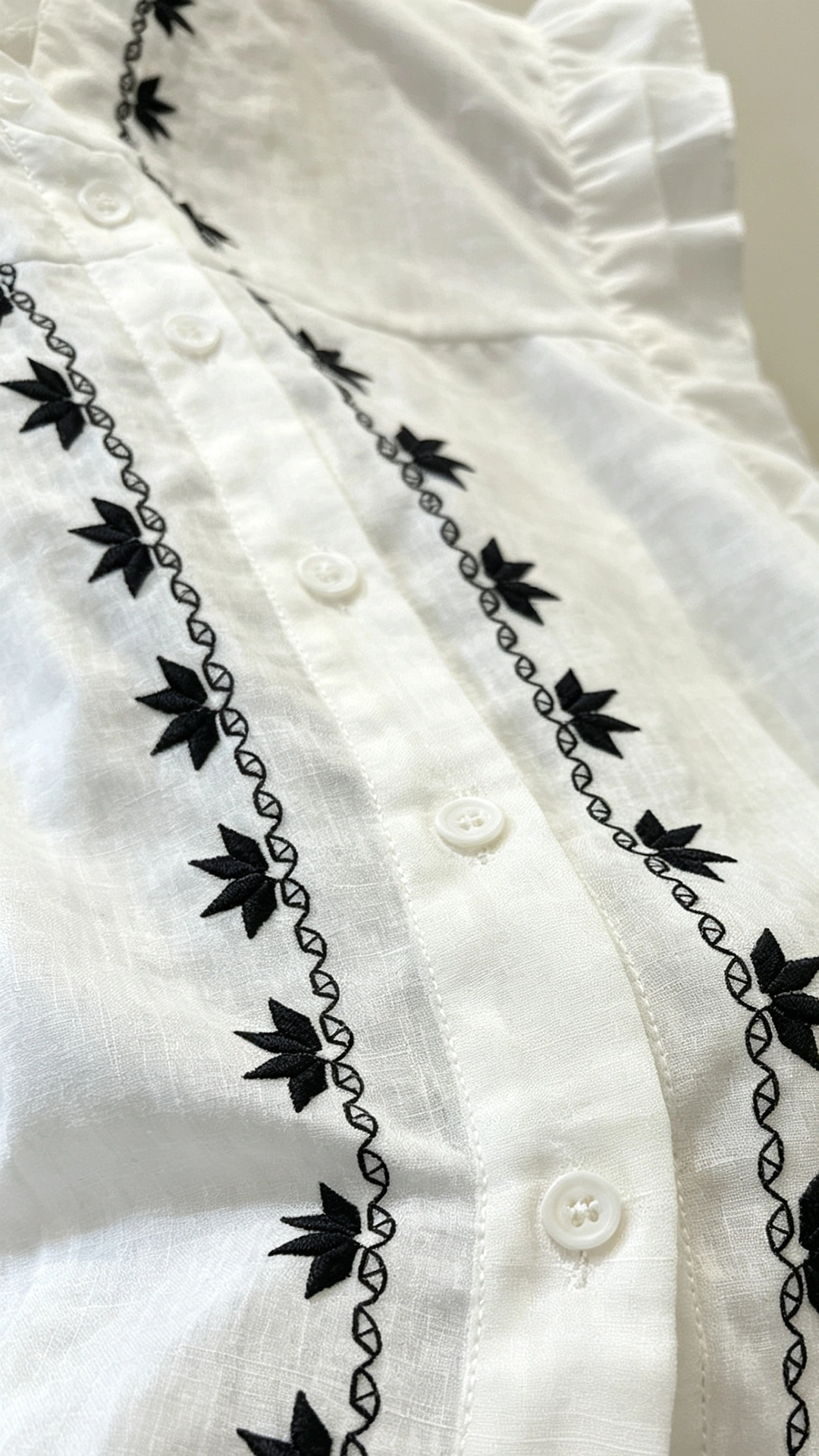 Elegant Embroidered V-Neck Vest Top – Lightweight Sleeveless Summer Top